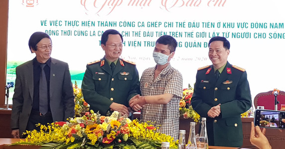 Việt Nam thực hiện ghép tay từ người cho sống đầu tiên trên thế giới